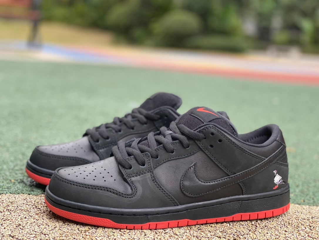 Nike Dunk Low TRD "Black Pigeon"